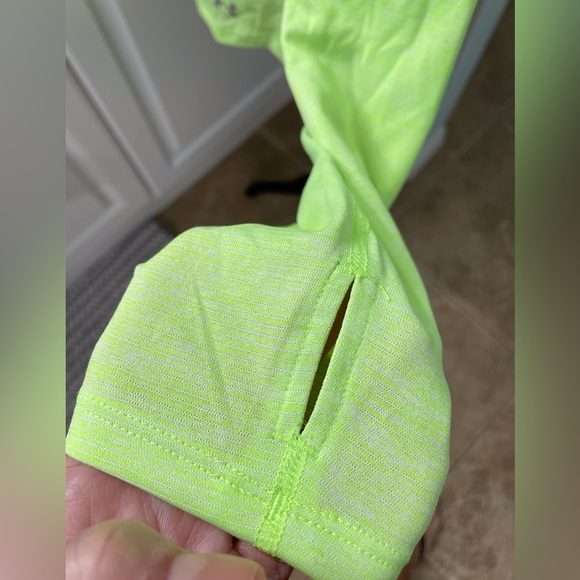 NWT, Under Armour Pullover Hoodie Pullover, L - Picture 3 of 8